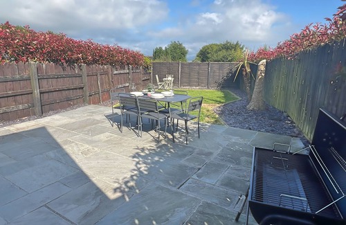 Newborough Casa | Charming 3 Bed Townhouse Near Llanddwyn Beach
