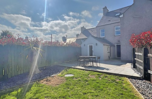 Newborough Casa | Charming 3 Bed Townhouse Near Llanddwyn Beach