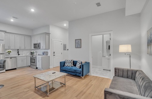 North Ironbound Apartamento | Charming Gem In Newark 3 Bedroom Apts by RedAwning