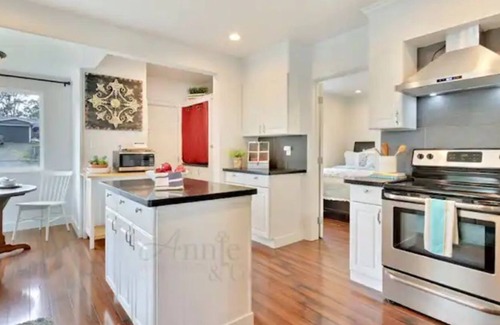 South Tacoma Casa | Charming Gem in Tacoma