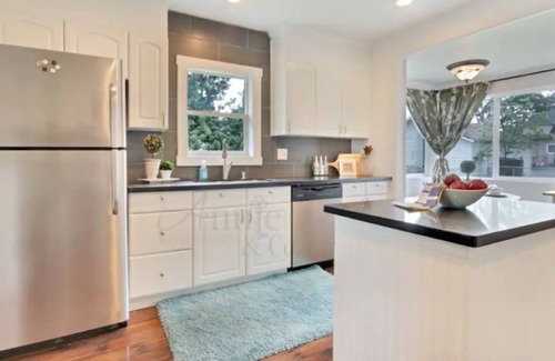 South Tacoma Casa | Charming Gem in Tacoma