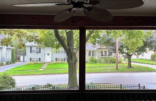 Geneva Casa | Charming Geneva Cottage, Walk 4 Blks to Downtown