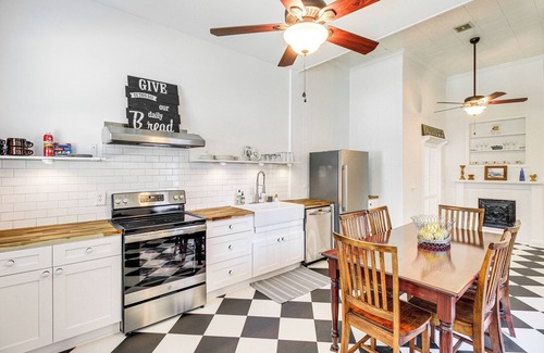 Metter Cabaña | Charming Georgia Cottage ~ 19 Mi to Statesboro!