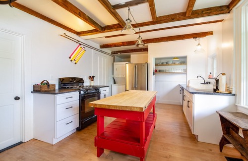 Wallingford Casa | Charming getaway cottage by the Green Mountains/Killington/Okemo in Vermont!