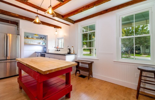 Wallingford Casa | Charming getaway cottage by the Green Mountains/Killington/Okemo in Vermont!