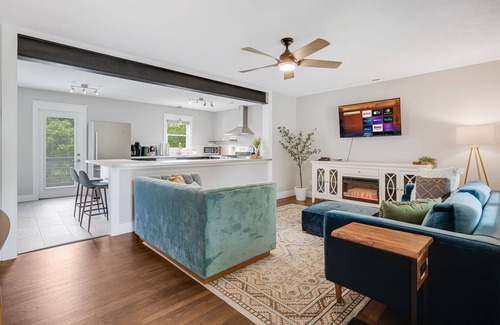 Weaverville Casa | Charming getaway in Weaverville! Great location!