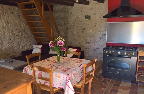 Pleumartin Cabaña | Charming gîte 8 minutes from La Roche Posay