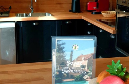 Sebourg Cabaña | Gîte confortable avec jardin, proche de la frontière belge, parfait pour randonnées et détente
