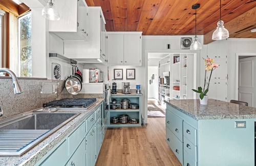 Glen Ellen Casa | Charming Glen Ellen house w/home office. Pet Friendly!