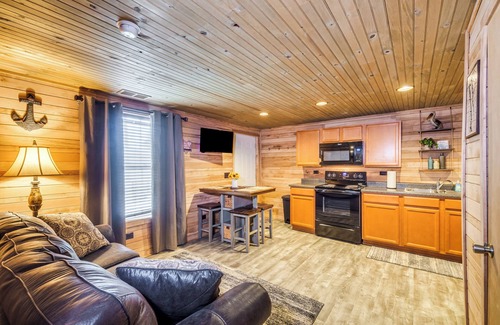 Grand Rivers Condominio | Charming Grand Rivers Getaway - 1/2 Mi to Downtown