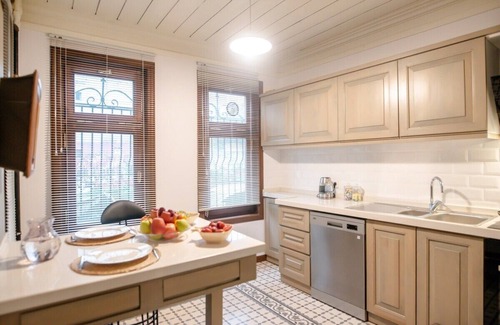 Istanbul City Center Casa | Charming Greco-Ottoman Mansion with Modern Comforts in Historic Balat