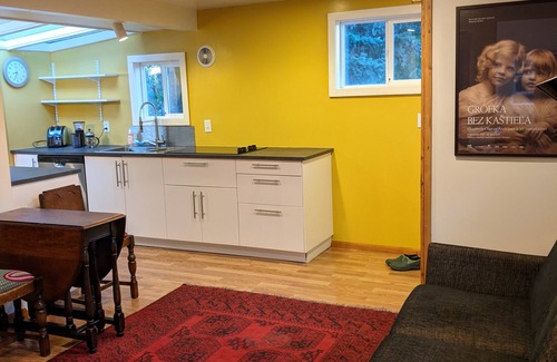 Eugene Cabaña | Charming Guest Cottage in the Country
