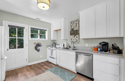 Riverside Casa | Charming guest house in Riverside near UCR, Mission Inn and Downtown