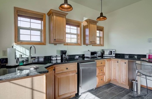 Shining Mountains Casa | Charming guesthouse in Ennis, MT