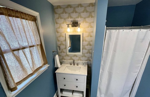 Cambridge Cabaña | Charming Guesthouse w/ Pool in Historic Cambridge