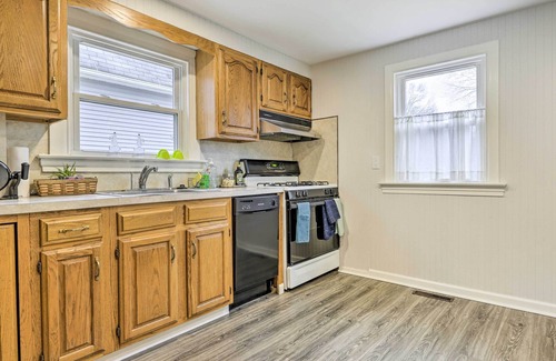 New Haven Cabaña | Charming Hamden Home: 2 Mi to Yale University