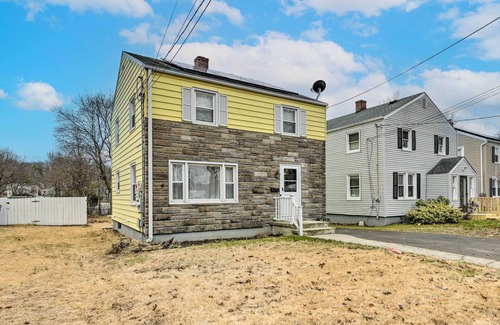 New Haven Cabaña | Charming Hamden Home: 2 Mi to Yale University