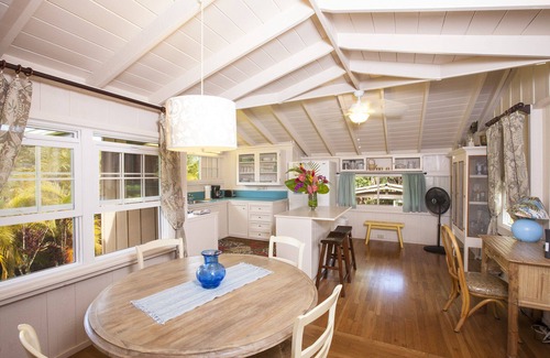 Hanalei Cabaña | Hermosa, histórica casa de 2 dormitorios en la bahía de Hanalei con A / C!