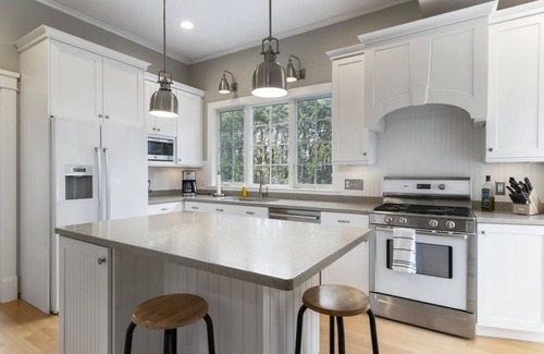 Harbor Springs Casa | Charming Harbor Springs Home, Quiet and Quaint!