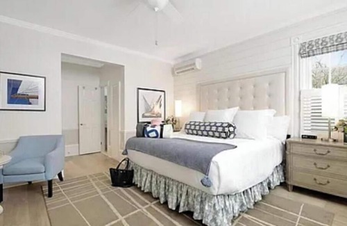 Edgartown Apartamento | Charming Harborside hotel suite in enchanting Edgartown with AC