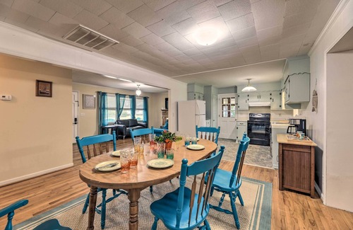 Harkers Island Casa | Charming Harkers Island Home - Fish & Boat!