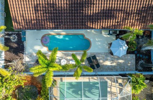 Bonita Springs Casa | Charming Heated Pool Home - 3 miles to the Beach, Pet and Family Friendly -Available Year Round!