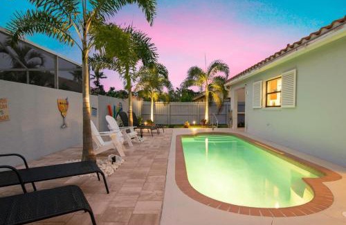 Bonita Springs Casa | Charming Heated Pool Home - 3 miles to the Beach, Pet and Family Friendly -Available Year Round!