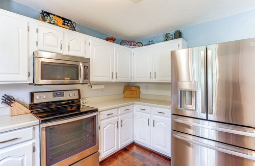 Heber Springs Casa | Charming Heber Springs Home w/Deck & Fire Pit!