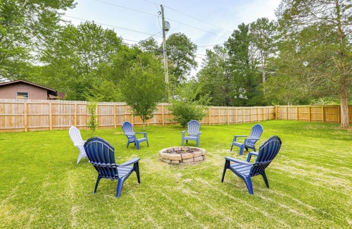 Heber Springs Casa | Charming Heber Springs Home w/Deck & Fire Pit!