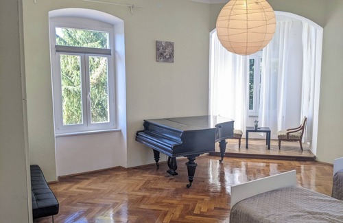 Veruda Apartamento | Charming Heritage Apartment Walking Distance to the Beach