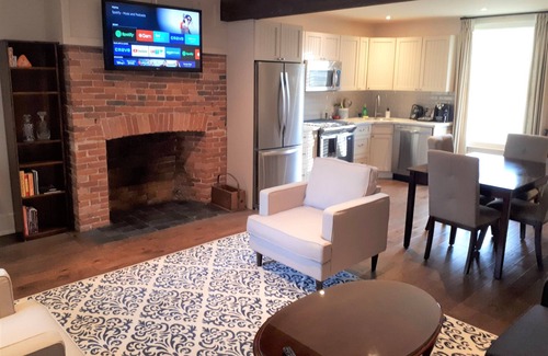 Old Town Historic District Casa | Charming historic home in the heart of Old Town Niagara-on-the-Lake