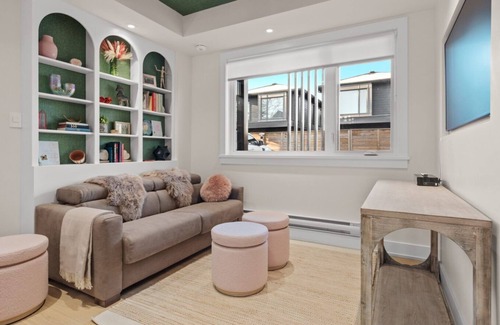 Ottawa Division Casa | Charming Hideaway: Discover Comfort
