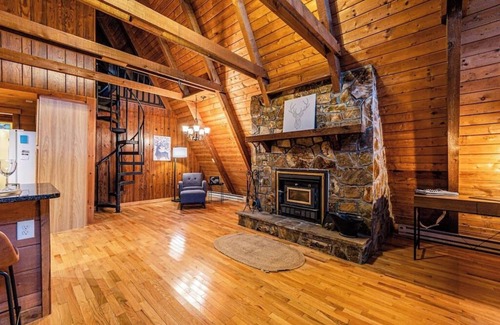Topton Casa | Charming Hideaway in the Scenic Nantahala Mtns
