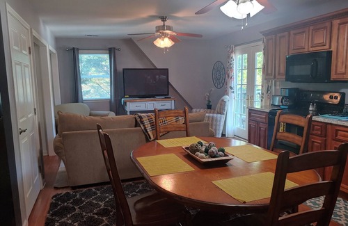 Belknap Casa | Charming Highlands Carriage House 2 beds/2bath NO POOL