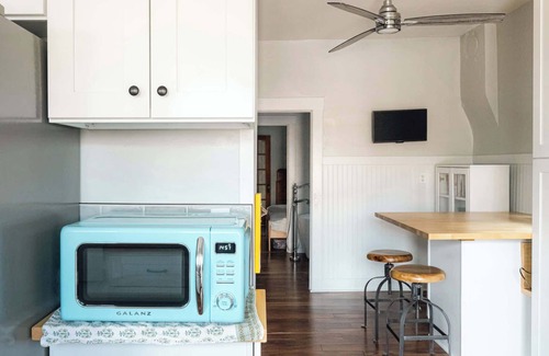 West Highland Casa | Charming Highlands Cottage - Walk to Shops & Eats