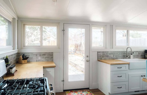 West Highland Casa | Charming Highlands Cottage - Walk to Shops & Eats