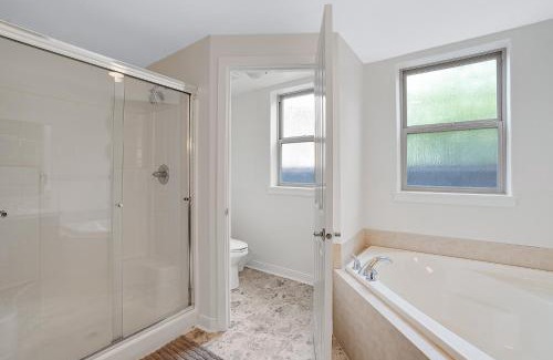 Orenco Station Apartamento | Charming Hillsboro Condo with Pool and Gym