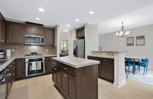 Orenco Station Apartamento | Charming Hillsboro Condo with Pool and Gym