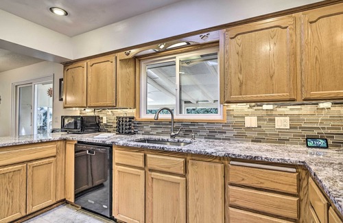 Hillsboro Casa | Charming Hillsboro Home w/ Yard, Dogs Welcome