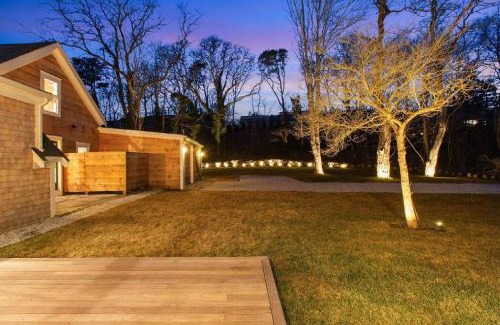 South Orleans Casa | Charming Historic Cape Cod Retreat - 3BR, Deck, Outdoor Shower, Garage