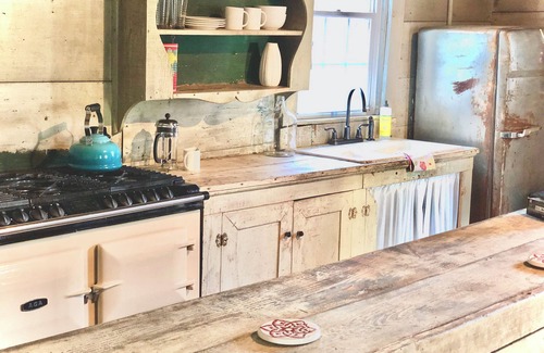 Enoree Cabaña | Charming historic cottage in Enoree