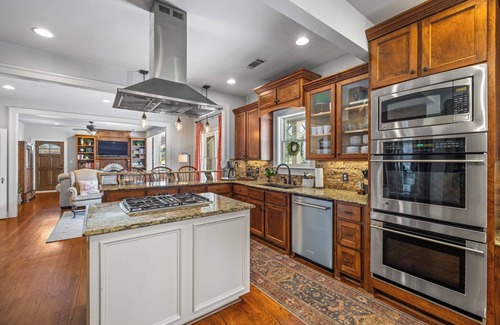 Buford Casa | Charming historical 4-bedroom house in Downtown Buford, GA.