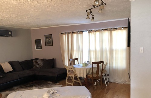 Shoreacres Casa | Charming historical pet friendly home near the bay