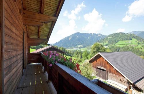 Huettau Casa | Charming Holiday Home in Hüttau with Barbecue