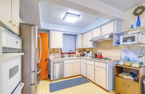 South Euclid Casa | Charming Home - 4 Mi to Euclid Creek Reservation