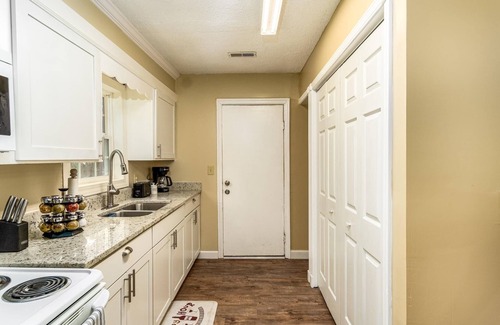 Sumter Casa | Charming home away from home 2-bed 2-bath house with WiFi, AC in lovely Sumter
