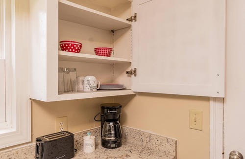 Sumter Casa | Charming home away from home 2-bed 2-bath house with WiFi, AC in lovely Sumter
