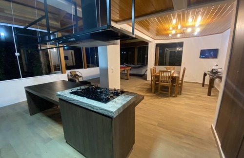 Vila Poran Casa | Encantadora casa en comunidad cerrada
