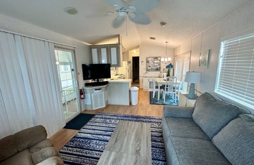 Braden River Complejo | Charming Home in amazing Sun Outdoors Sarasota Resort - sleeps 5