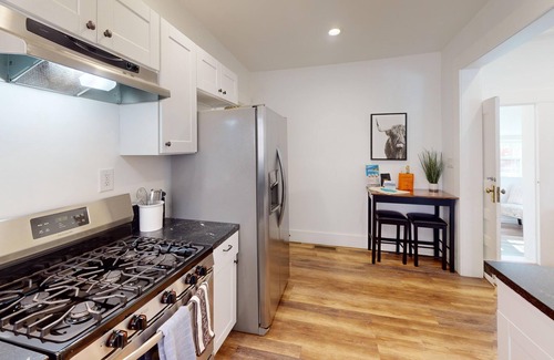 Downtown Casa | Charming home in downtown Truckee, ideal for a small group getaway.